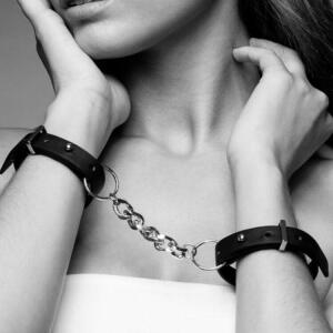BIJOUX INDISCRETS - HANDCUFFS BLACK BRACELETS