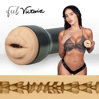 DML-D-235817-KIIROO - FEEL VICTORIA JUNE BOCA