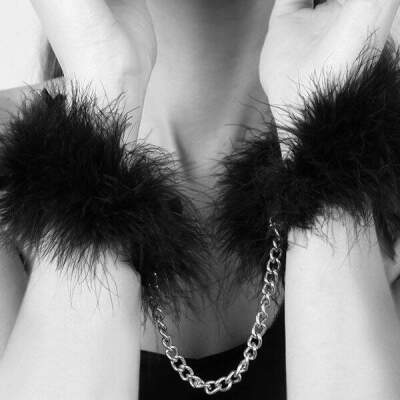 DML-D55-21765-BIJOUX - ZA ZA ZU FEATHER HANDCUFFS